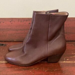 Woman Common Projects Brown 2” heeled booties 37 7 ✌️